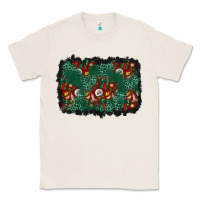 Natural christmas gift box and leopard background Classic Tee - BundleAndBundleShop