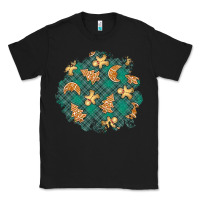 Black christmas gingerbread cookies patch Classic Tee - BundleAndBundleShop
