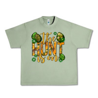 Oil Green The hunt is on Easter Urban Heavy Tee - Neo Western