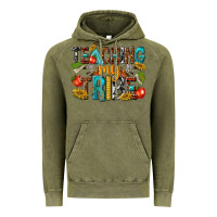 Vintage Olive teaching my Vintage Hoodie - texasbilliewilder