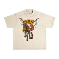 Sandshell longhorn cow with sunflowers Urban Heavy Tee - RanaPortraitStore
