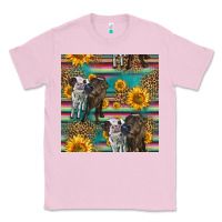 Bubblegum Pink two cute heifers seamless pattern Classic Tee - HRA Design Shop