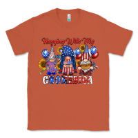Copper hangin with my gnomerica Classic Tee - RacoonDesign