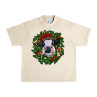 Sandshell heifer cow with Christmas wreath Urban Heavy Tee - RanaPortraitStore