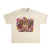 Sandshell i run on caffeine and kisses Urban Heavy Tee - Zillion Design Studio