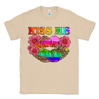 Mushroom lgbtq kiss me Classic Tee - HRA Design Shop