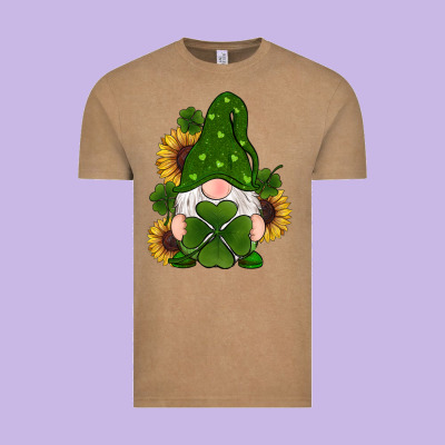 St Patricks Day Shamrock Gnomes  Sunflowers Vintage Tee Designed By Ranaportraitstore