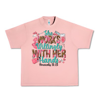 Salmon she works willingly with her hands Urban Heavy Tee - texasbilliewilder