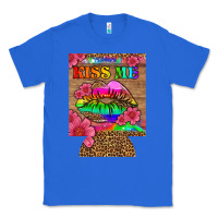True Royal lgbtq kiss me  can cooler Classic Tee - HRA Design Shop