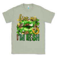 Matcha Kiss me im irish st.patricks day lips st.patricks Classic Tee - Neo Western