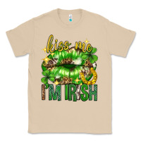 Mushroom Kiss me im irish st.patricks day lips st.patricks Classic Tee - Neo Western