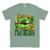 Sage Kiss me im irish st.patricks day lips st.patricks Classic Tee - Neo Western