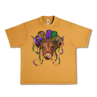 Peanut Butter highland cow with mardi gras hat Urban Heavy Tee - RanaPortraitStore