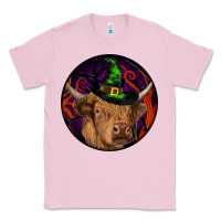 Bubblegum Pink halloween highland cow round Classic Tee - RanaPortraitStore