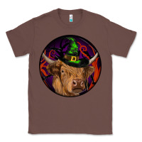Chestnut halloween highland cow round Classic Tee - RanaPortraitStore