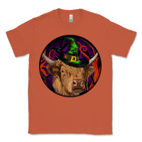 Copper halloween highland cow round Classic Tee - RanaPortraitStore