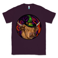 Plum halloween highland cow round Classic Tee - RanaPortraitStore