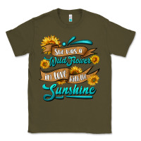 Army Green she was a wild flower in love with the sunshine Classic Tee - HRA Design Shop