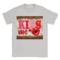 Moon Dust valentine's day kiss me Classic Tee - BarkalooDesign