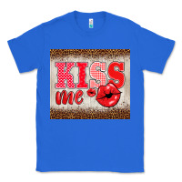 True Royal valentine's day kiss me Classic Tee - BarkalooDesign