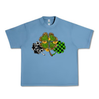 Pebble Blue st patricks day shamrock gold Urban Heavy Tee - RanaPortraitStore