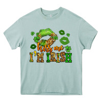 Arona kiss me im irish st patricks lip stain Heavy Core Tee - LillyAllenDesigns
