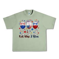 Oil Green red wine and blue wine glasses Urban Heavy Tee - texasbilliewilder