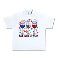 White red wine and blue wine glasses Urban Heavy Tee - texasbilliewilder