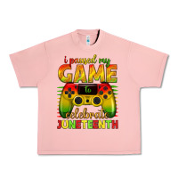 Salmon i paused my game celebrate juneteenth Urban Heavy Tee - texasbilliewilder