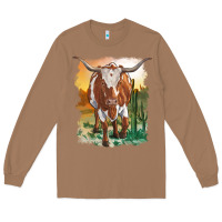 Toasted Coconut longhorn cow with desert background Long Sleeve Tee - RanaPortraitStore
