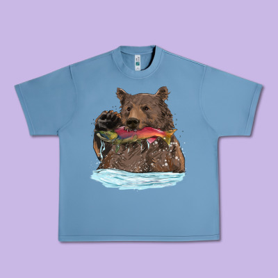 Urban Heavy Tee mama bear haunting fish