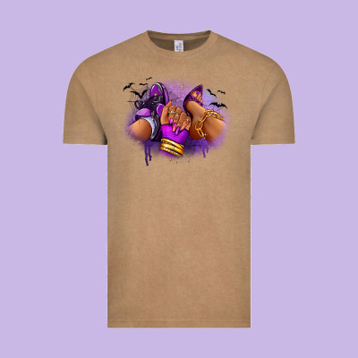 Vintage Tee Halloween sneaker and heel afro woman