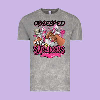 Vintage Tee Obsessed with sneakers pink afro woman