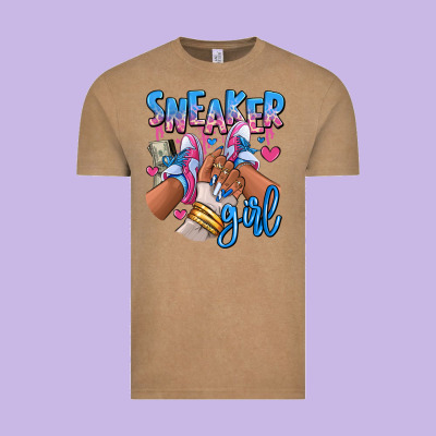 Vintage Tee Sneaker girl afro woman