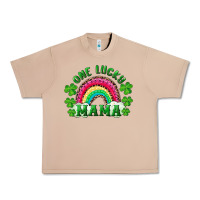 St Patrick's Day One Lucky Mama Urban Heavy Tee | Teevron