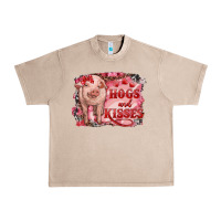 French Oak Valentines Day Pig Hogs And Kisses Urban Heavy Tee - RanaPortraitStore