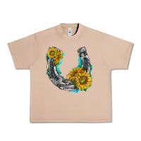 Burro horseshoe cowhide and sunflowers Urban Heavy Tee - texasbilliewilder