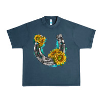 Midnight Navy horseshoe cowhide and sunflowers Urban Heavy Tee - texasbilliewilder