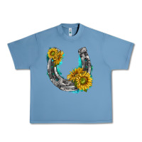 Pebble Blue horseshoe cowhide and sunflowers Urban Heavy Tee - texasbilliewilder