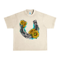 Sandshell horseshoe cowhide and sunflowers Urban Heavy Tee - texasbilliewilder