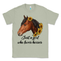Matcha just a girl who loves horses Classic Tee - RanaPortraitStore