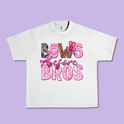 Urban Heavy Tee bows before bros