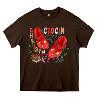 Chocolate Brown christmas crocin around the tree Heavy Core Tee - CowhideDigitalArt