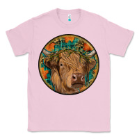 Bubblegum Pink fall highland cow round Classic Tee - RanaPortraitStore