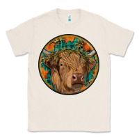 Natural fall highland cow round Classic Tee - RanaPortraitStore