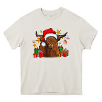 Cream festive highland cow Heavy Core Tee - CowhideDigitalArt