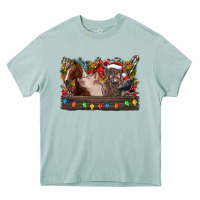 Arona festive farmyard gathering Heavy Core Tee - CowhideDigitalArt