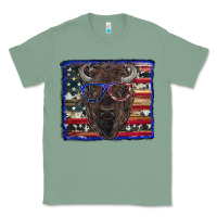 Sage bison with american flag and glasses Classic Tee - RanaPortraitStore