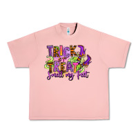 Salmon Trick or treat smell my feet Urban Heavy Tee - RanaPortraitStore