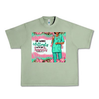 Oil Green she works willingly with her hands afro nurse Urban Heavy Tee - RanaPortraitStore